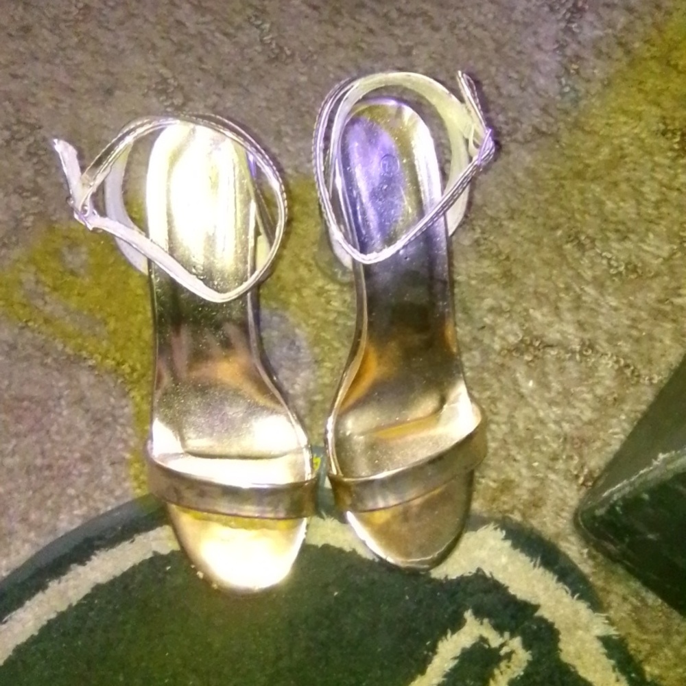 Women's high heels Forever Size 7.5 Gold & Clear